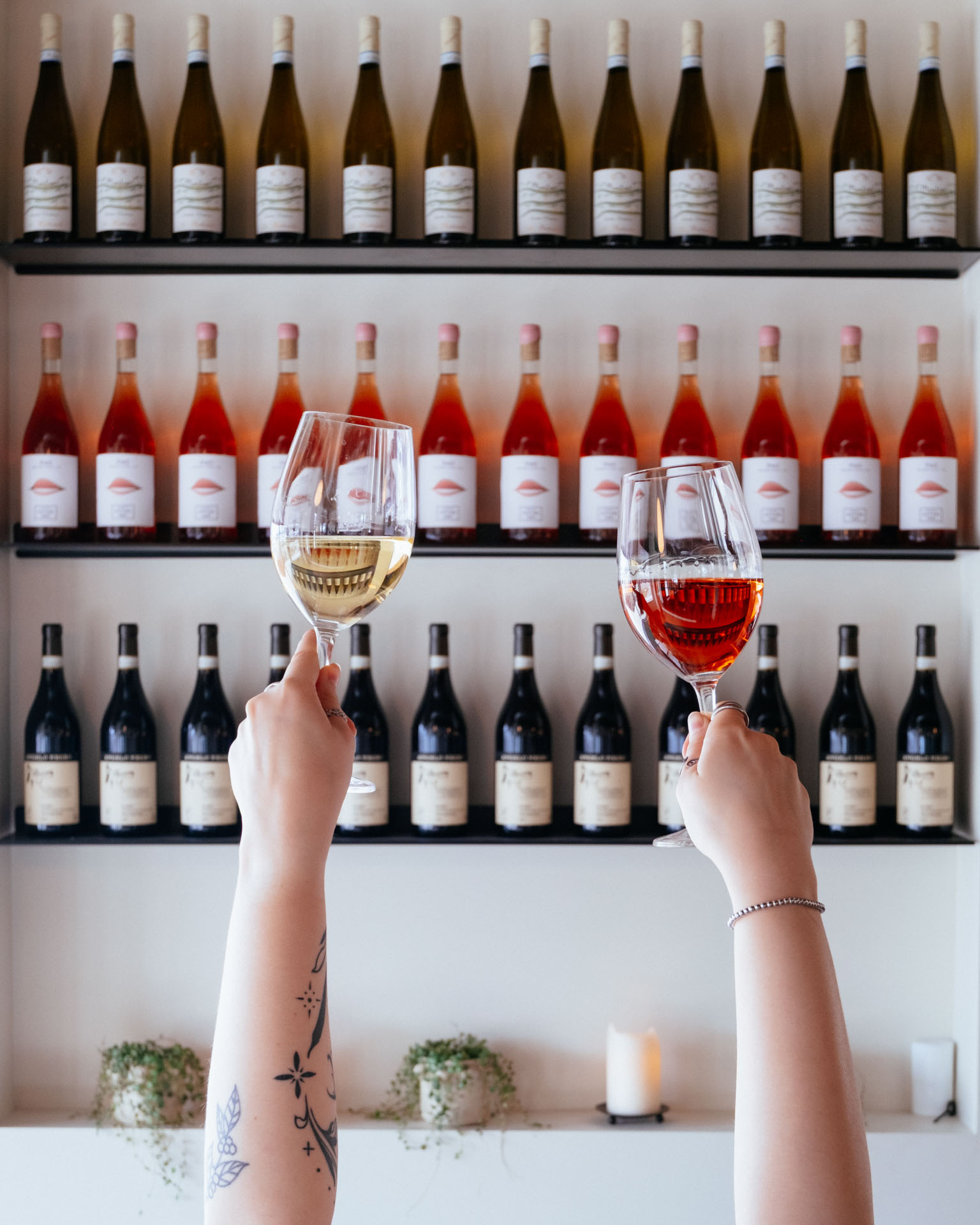 Two glasses of wine 