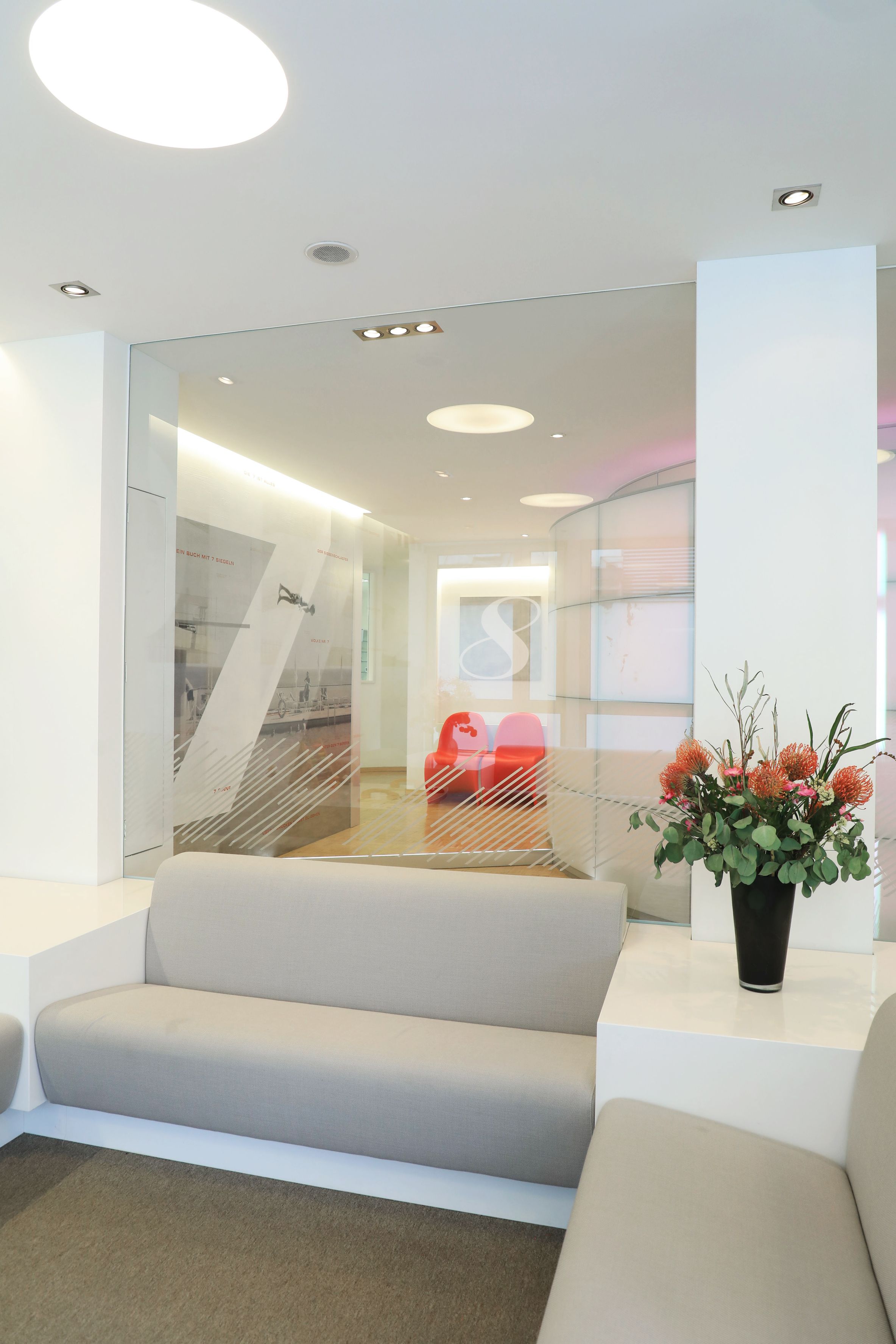 Bilder Kieferorthopädie Stadelhofen in Zürich. Dr. Felix A. Rohrer