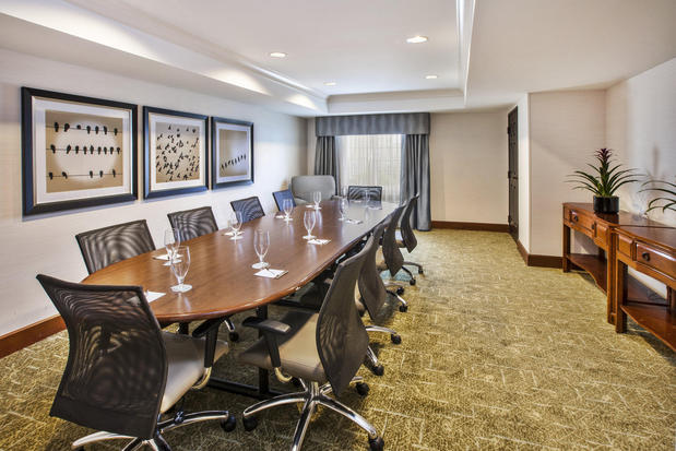 Images Staybridge Suites Cleveland Mayfield Heights Beachwd by IHG