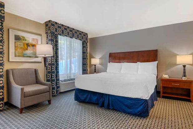 Images Best Western Plus Marina Shores Hotel