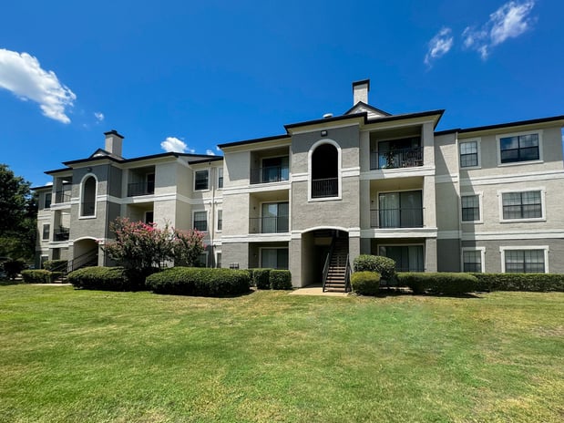 Images Saxony at Chase Oaks Apartments