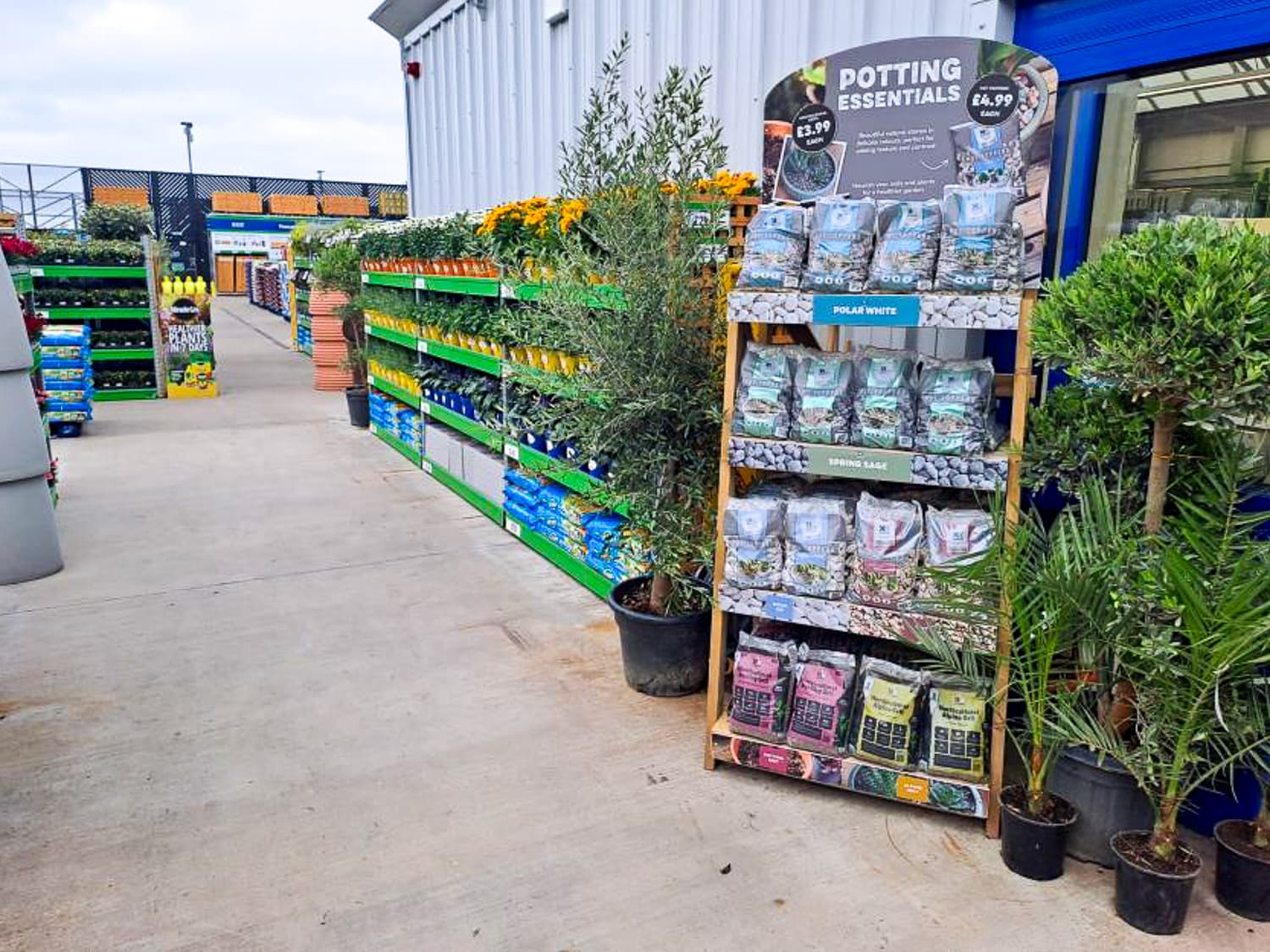 Images B&M Home Store with Garden Centre