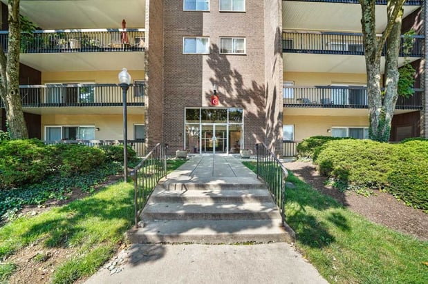 Images Main Line Berwyn Apartments