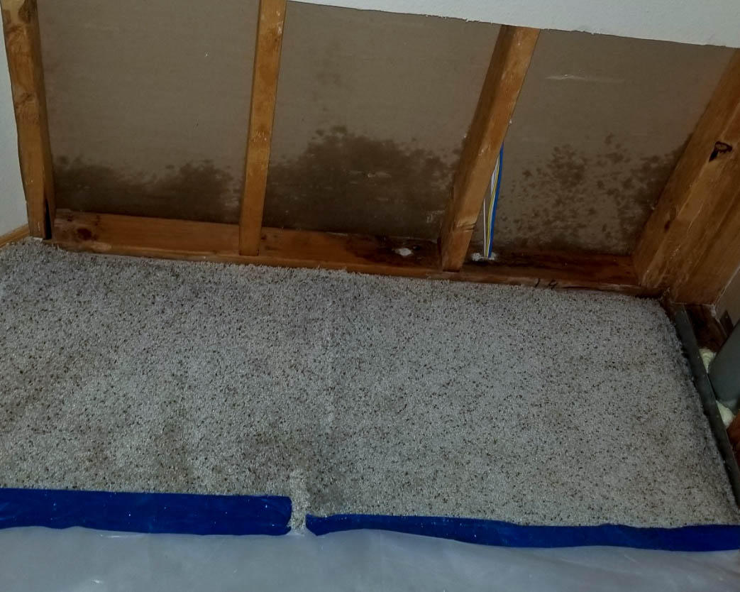 At SERVPRO of Seattle Northwest, we are water damage restoration specialists and are ready to restore your Whittier Heights, WA home back to pre-water damage condition.