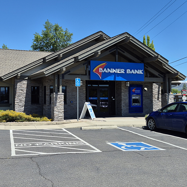 Banner Bank branch in Eagle Point, Oregon.