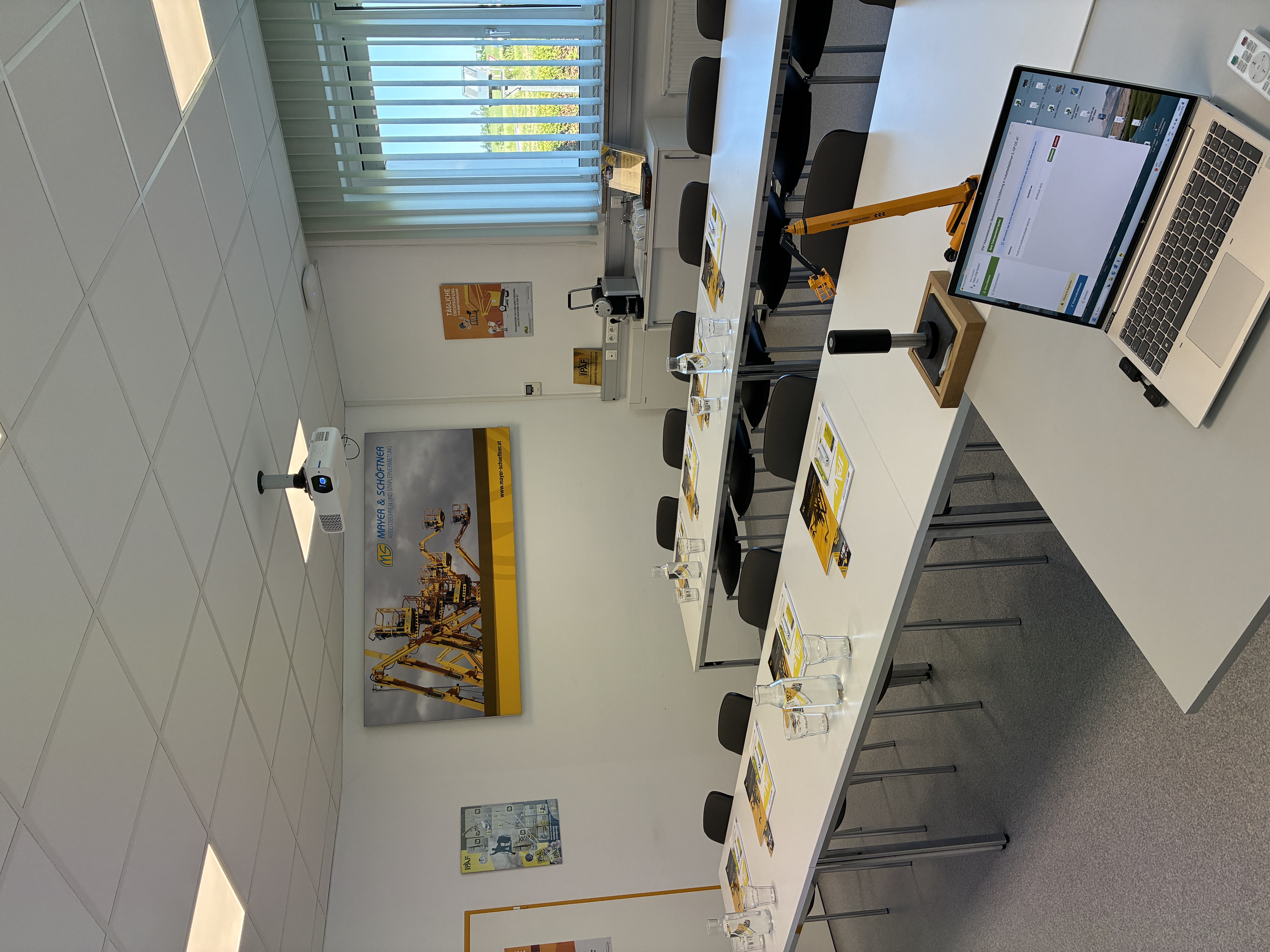 Bild 9 von Mayer & Schöftner Arbeitsbühnen GmbH