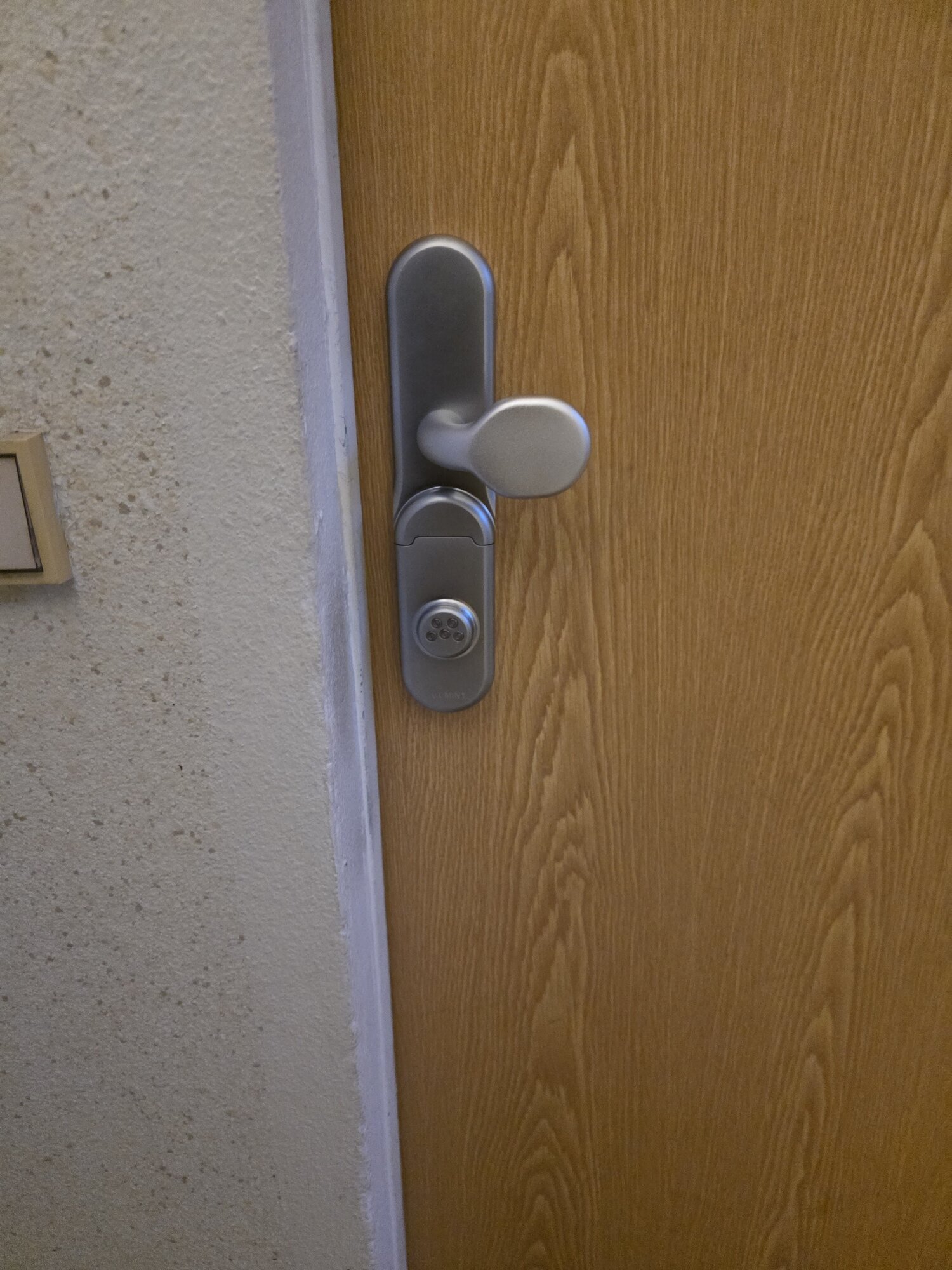 Schlüsseldienst Denis Tschajkovski   Türöffnung, Hauptstraße 50 in Berlin