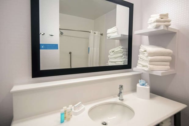 Images Hampton Inn & Suites at Wisconsin Dells Lake Delton