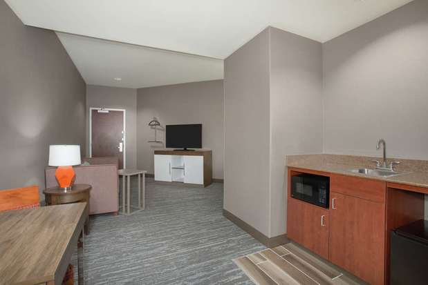 Images Hampton Inn & Suites Denver-Downtown