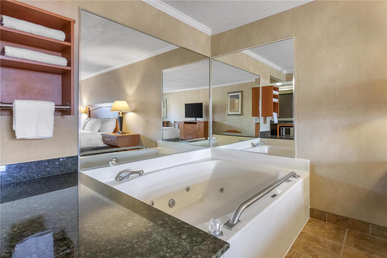 ADA King Suite