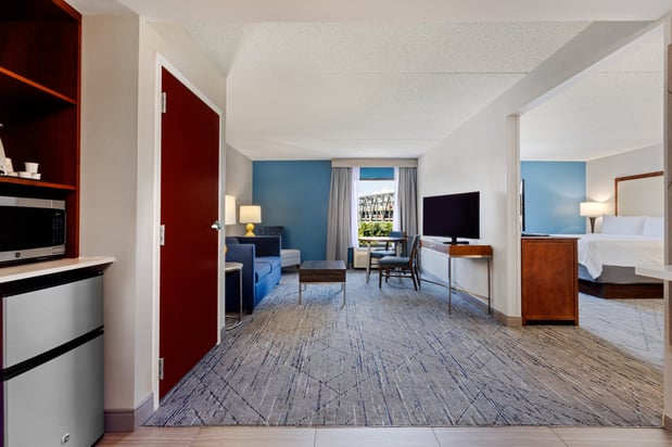 Images Holiday Inn Express & Suites Cincinnati Riverfront by IHG