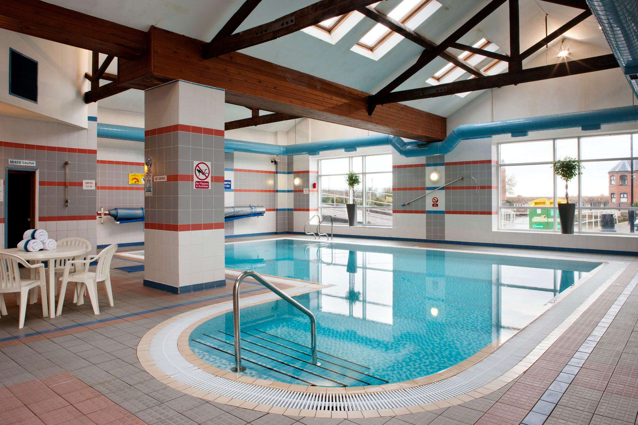 Holiday Inn Ellesmere Port - Cheshire Oaks, an IHG Hotel Ellesmere Port 01513 568111