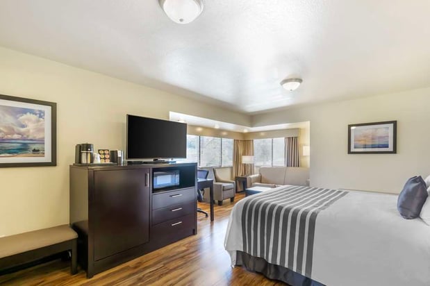 Images Best Western Plus Edmonds Harbor Inn