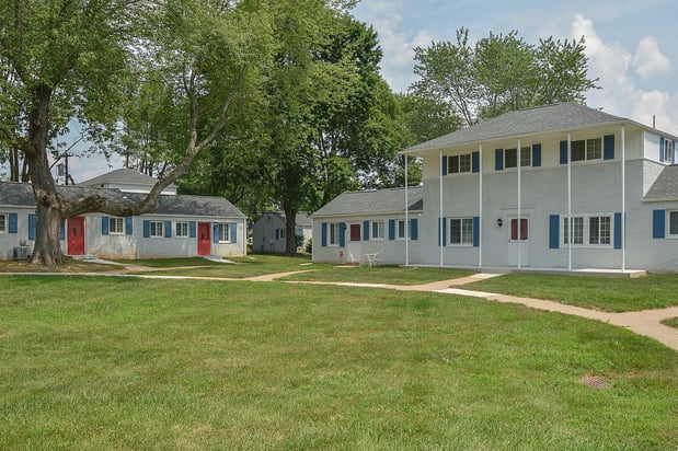 Images Greenville on 141 Apartments & Townhomes