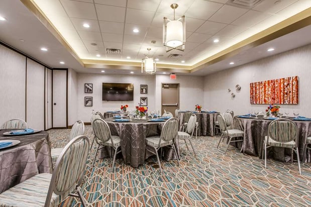 Images Hampton Inn & Suites North Dallas Central Expy