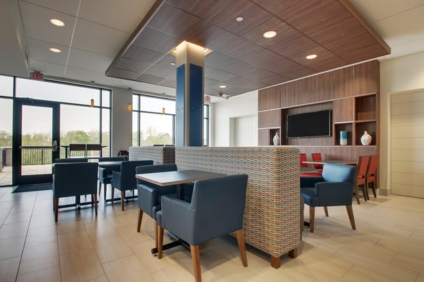 Images Holiday Inn Express & Suites Elizabethtown North by IHG