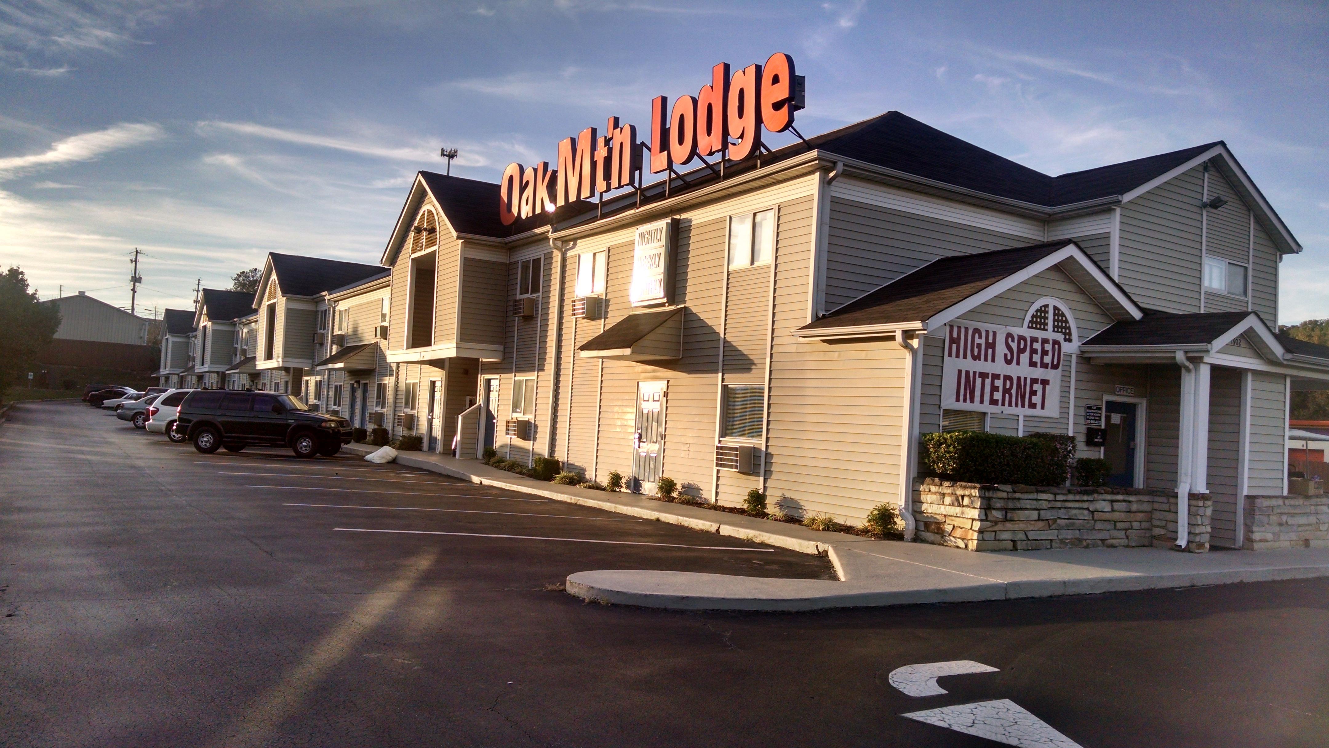 Oak Mountain Lodge - Hwy 31