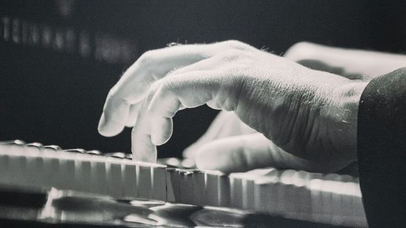 Images Pianostämmare Roger Ärfström