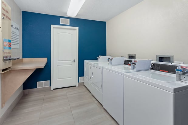Images Holiday Inn Express & Suites Chicago-Algonquin by IHG
