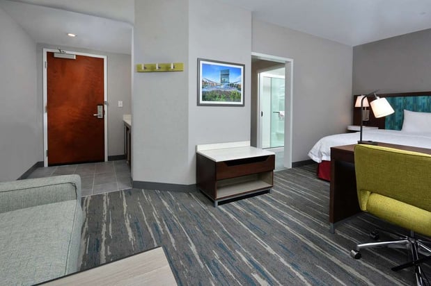 Images Hampton Inn & Suites by Hilton Charlotte North I 485