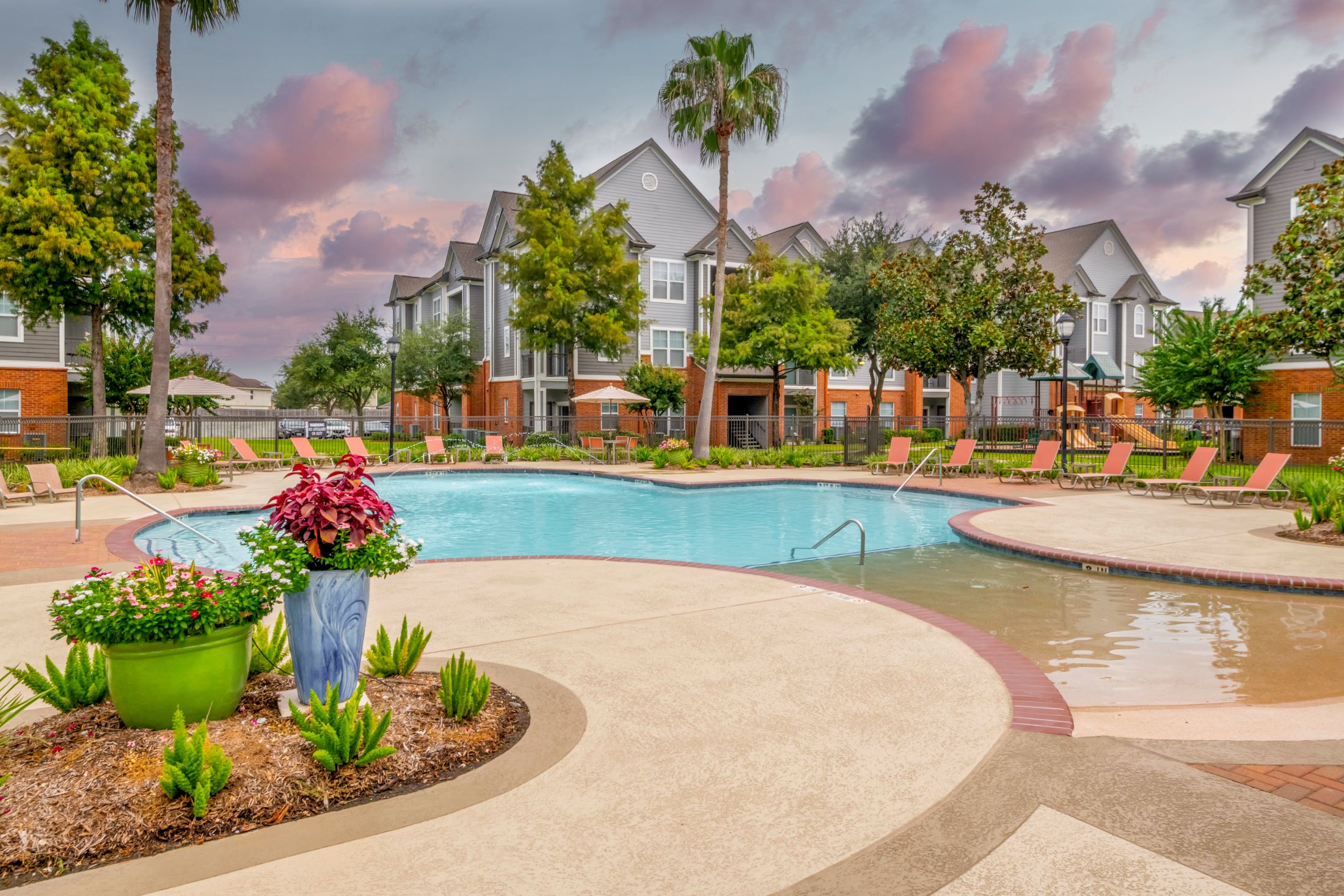 Beautiful Pool Area 