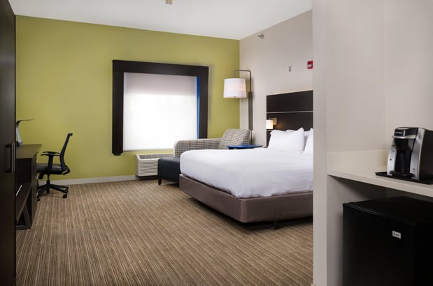 Images Holiday Inn Express & Suites Independence-Kansas City by IHG