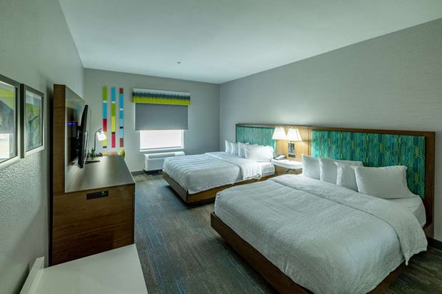 Images Hampton Inn & Suites Cleburne