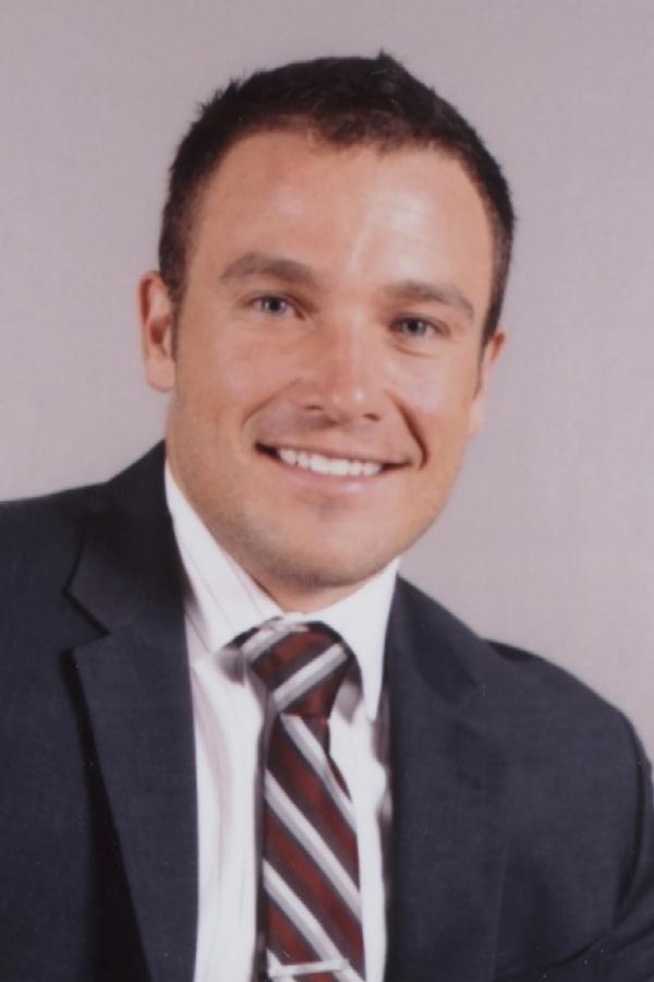 Edward Jones - Financial Advisor: Ryan C Chapman Milwaukie (503)653-5171