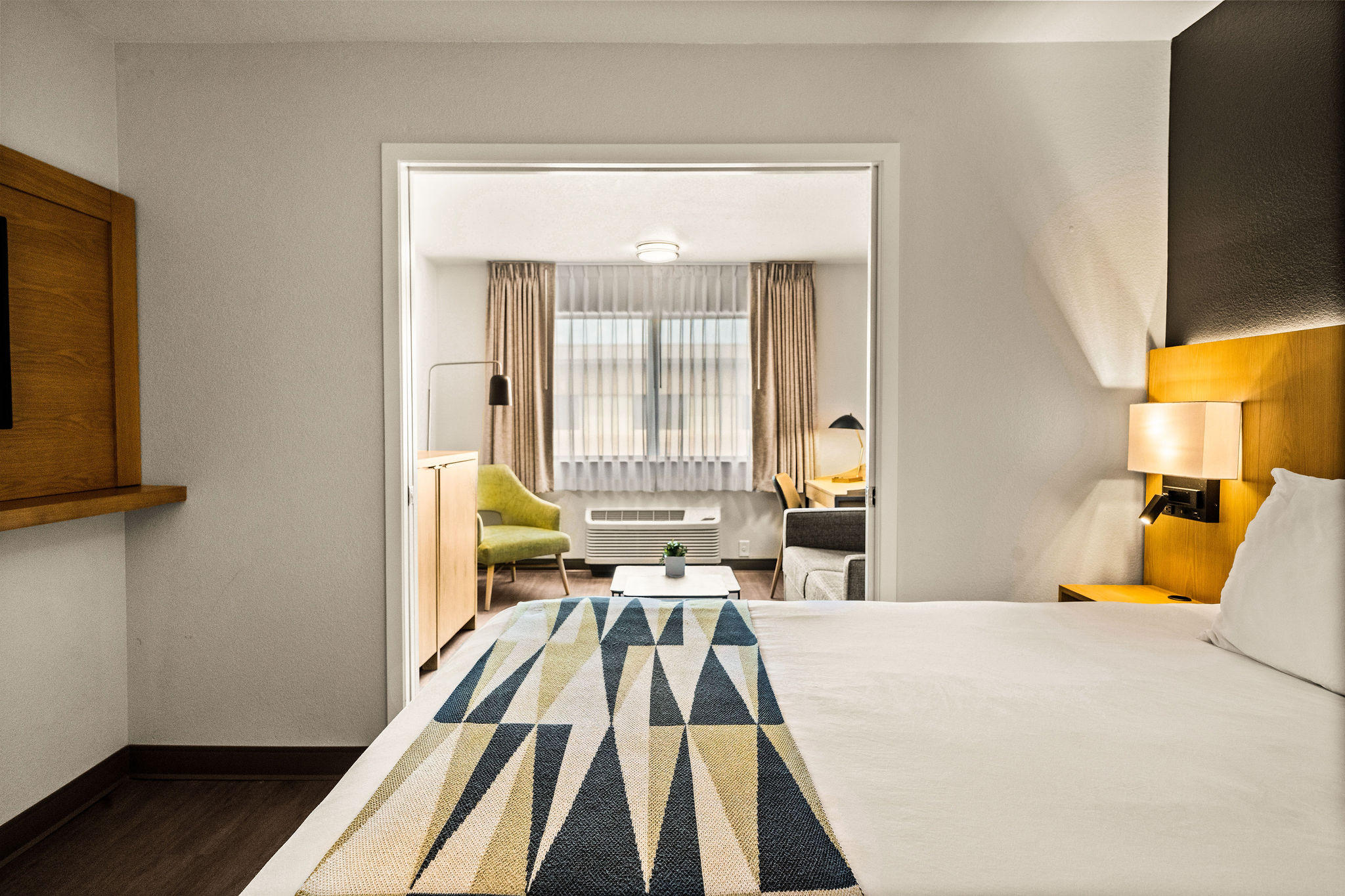Oxford Suites Redding Guestrooms
