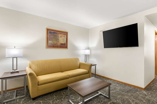 Images Best Western West Towne Suites