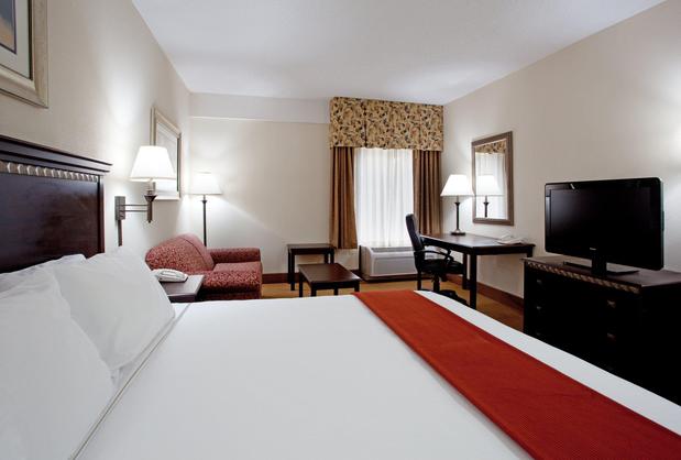 Images Holiday Inn Express & Suites Lexington-Hwy 378, an IHG Hotel