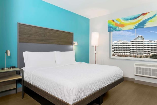 Images Tru by Hilton Dallas Market Center