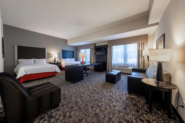 Images Hampton Inn & Suites DuPont
