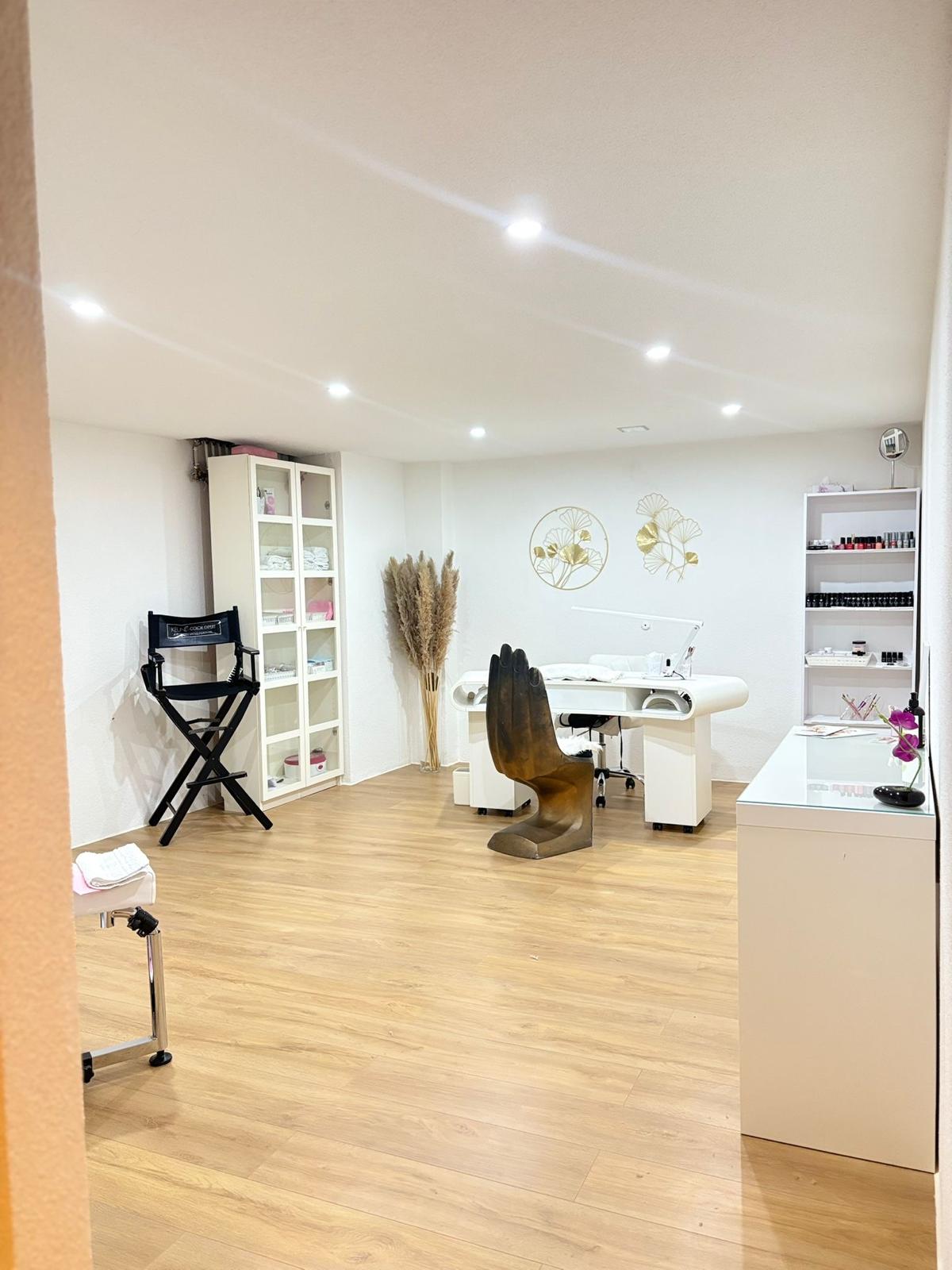 Suzis Nails, Suzana Zivkovic, Bahnhofstrasse 33 in Dübendorf