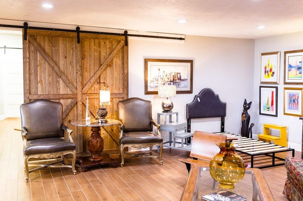 Images Riverbridge Resale & Consignment