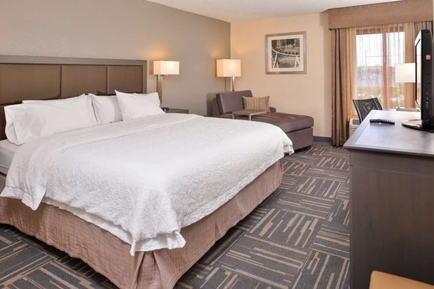 Images Hampton Inn closest to Universal Orlando