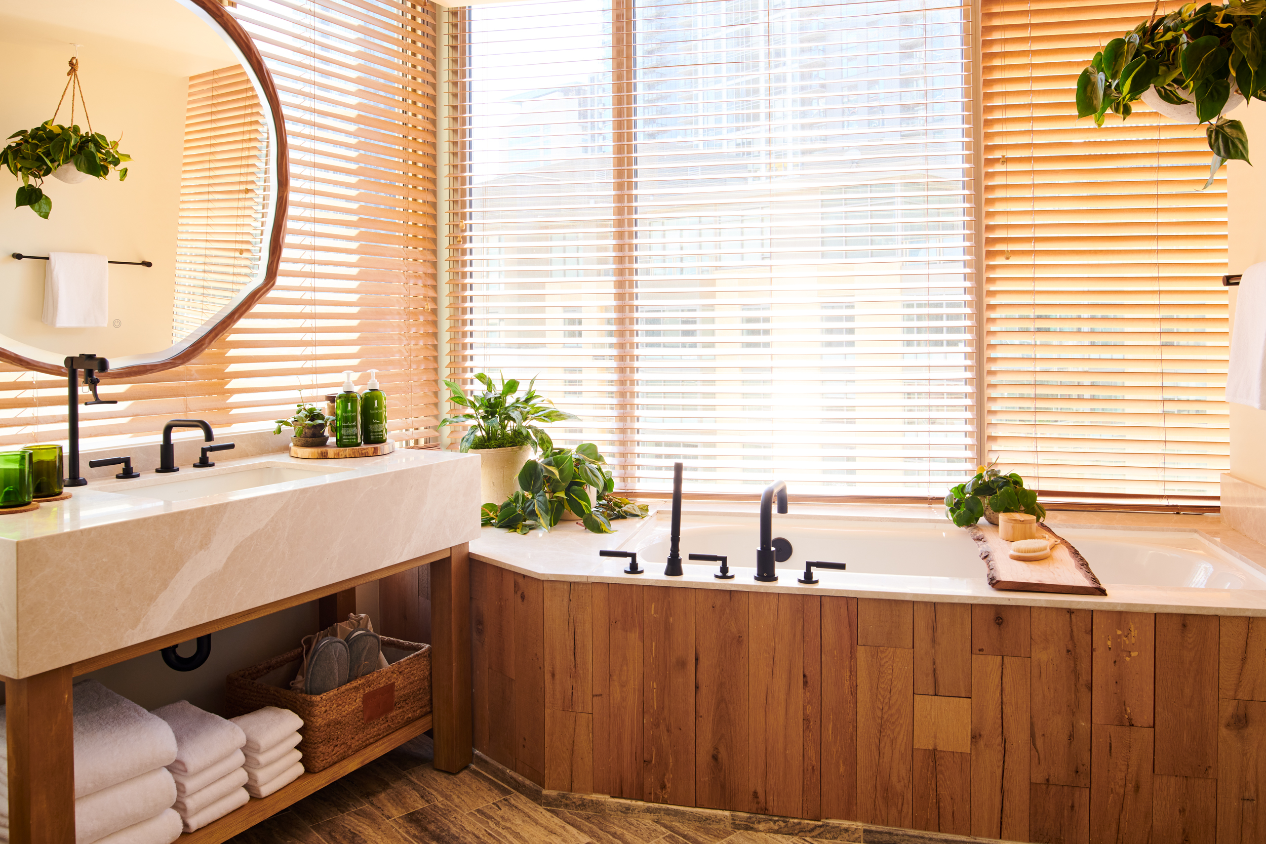 Terrace One Bedroom Suite Tub
