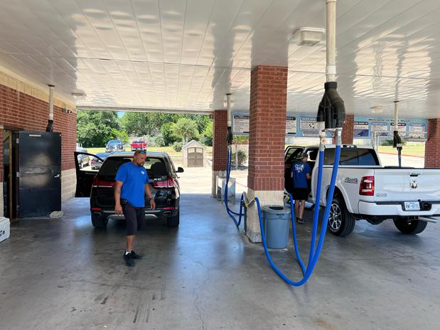 Images Kwik Kar Wash & Automotive Center of Round Rock