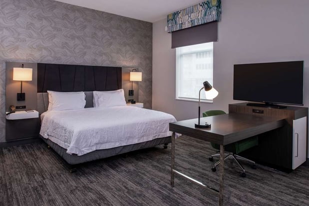 Images Hampton Inn & Suites Winston-Salem Downtown