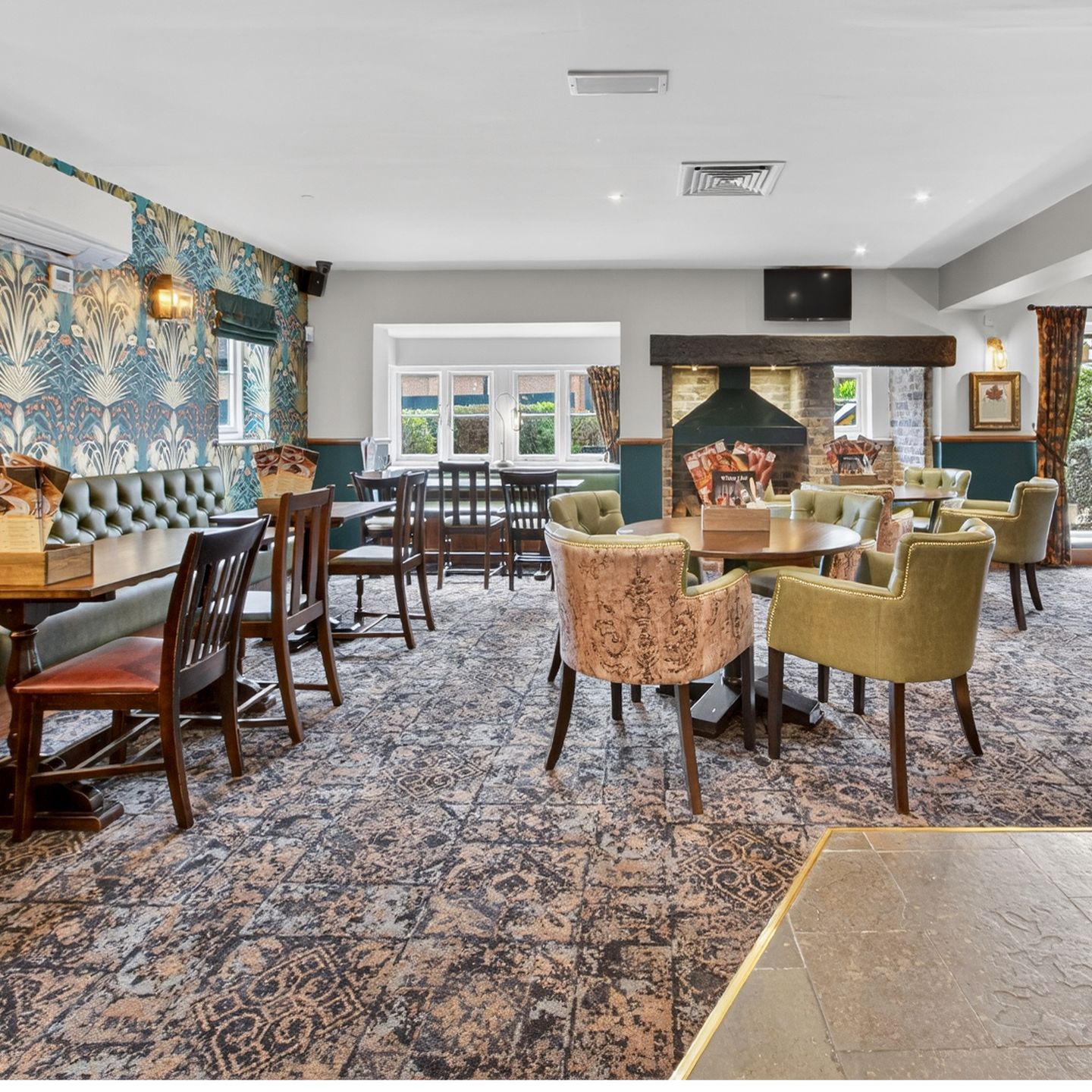 The Maple Tree, Doncaster dining area
