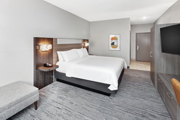 Images Holiday Inn Express Cleveland Airport - Brook Park by IHG