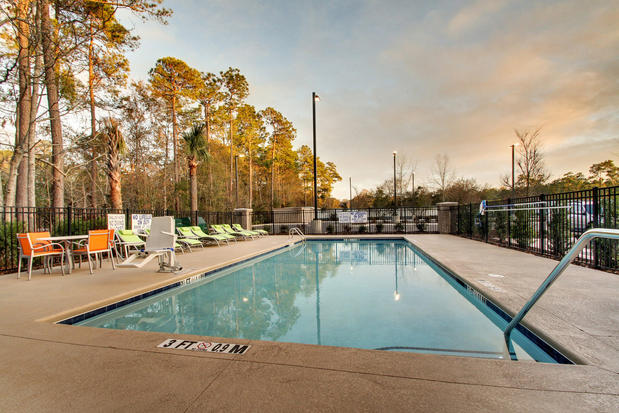 Images Holiday Inn Express & Suites Summerville by IHG