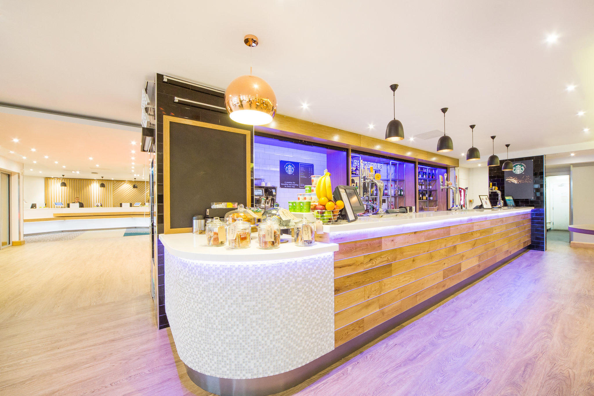 Images Holiday Inn London - Gatwick Airport, an IHG Hotel