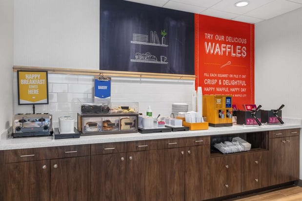 Images Hampton Inn & Suites Bakersfield Central