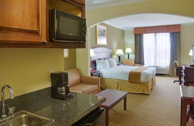 Images Holiday Inn Express & Suites Winnie by IHG