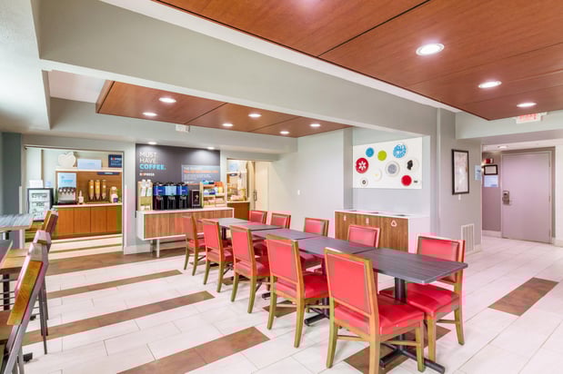 Images Holiday Inn Express & Suites Columbus by IHG