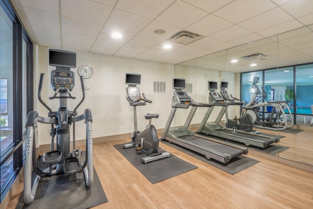 Images Holiday Inn Express & Suites Louisville East by IHG