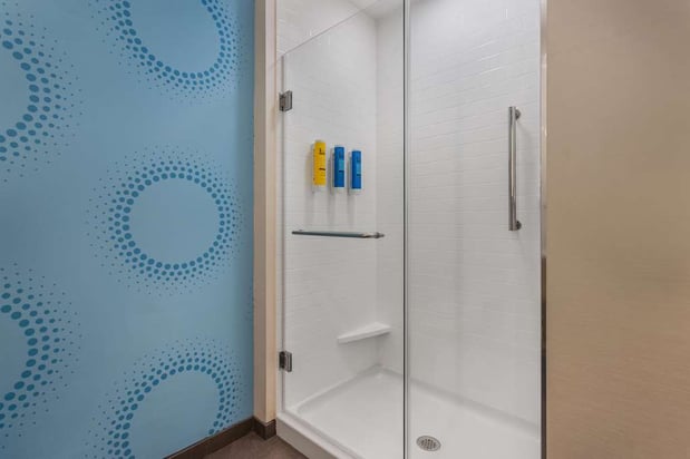 Images Tru by Hilton Janesville