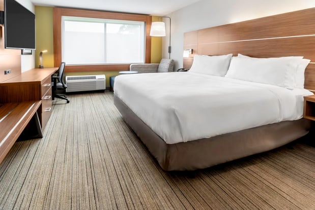 Images Holiday Inn Express & Suites Milwaukee – West Allis by IHG