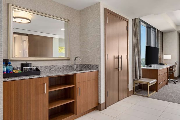 Images Hilton Rochester Mayo Clinic Area